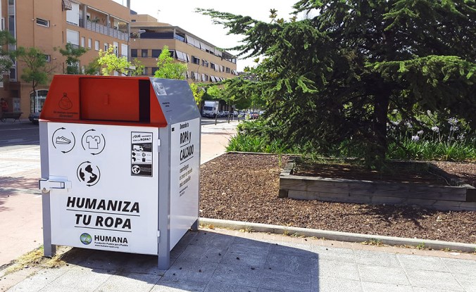 Humana_contenedor_Pº VALDELASFUENTES CON DOLORES IBÁRRURI