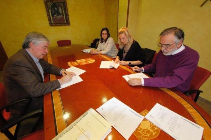 Illescas_firma de convenio